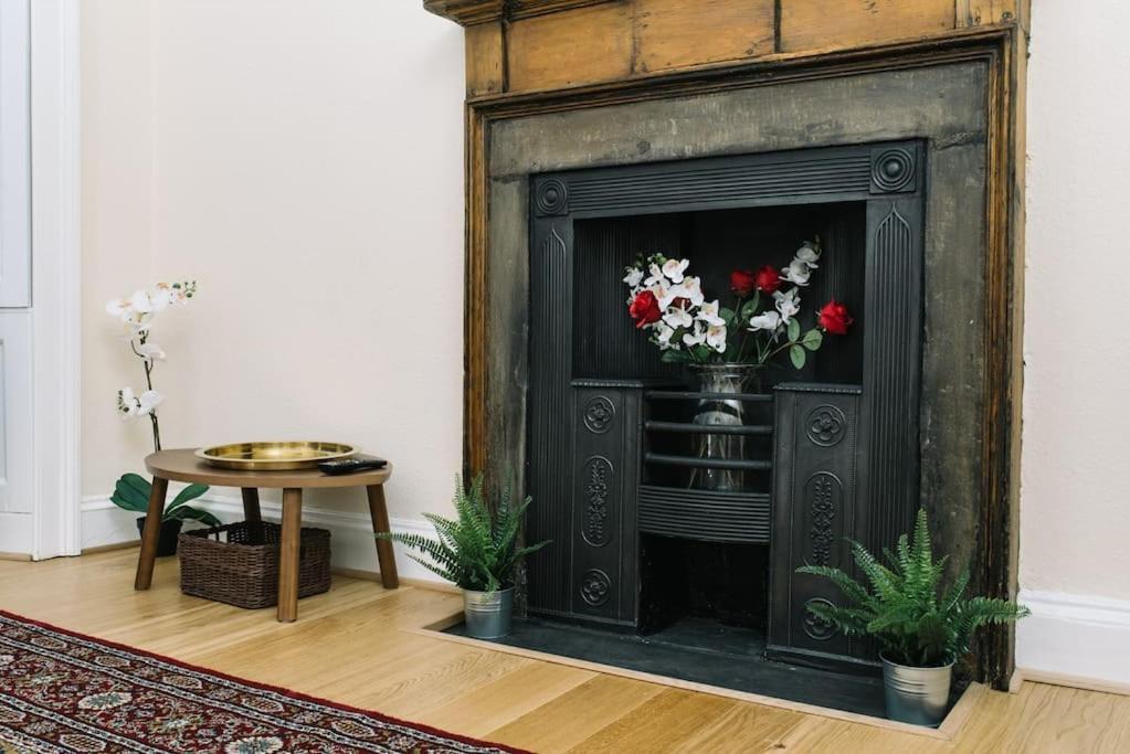 Charm & Character On Historic Rose Street Apartment เอดินบะระ ภายนอก รูปภาพ