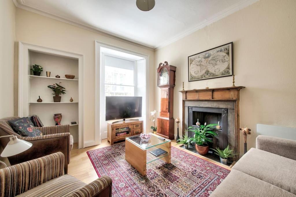 Charm & Character On Historic Rose Street Apartment เอดินบะระ ภายนอก รูปภาพ